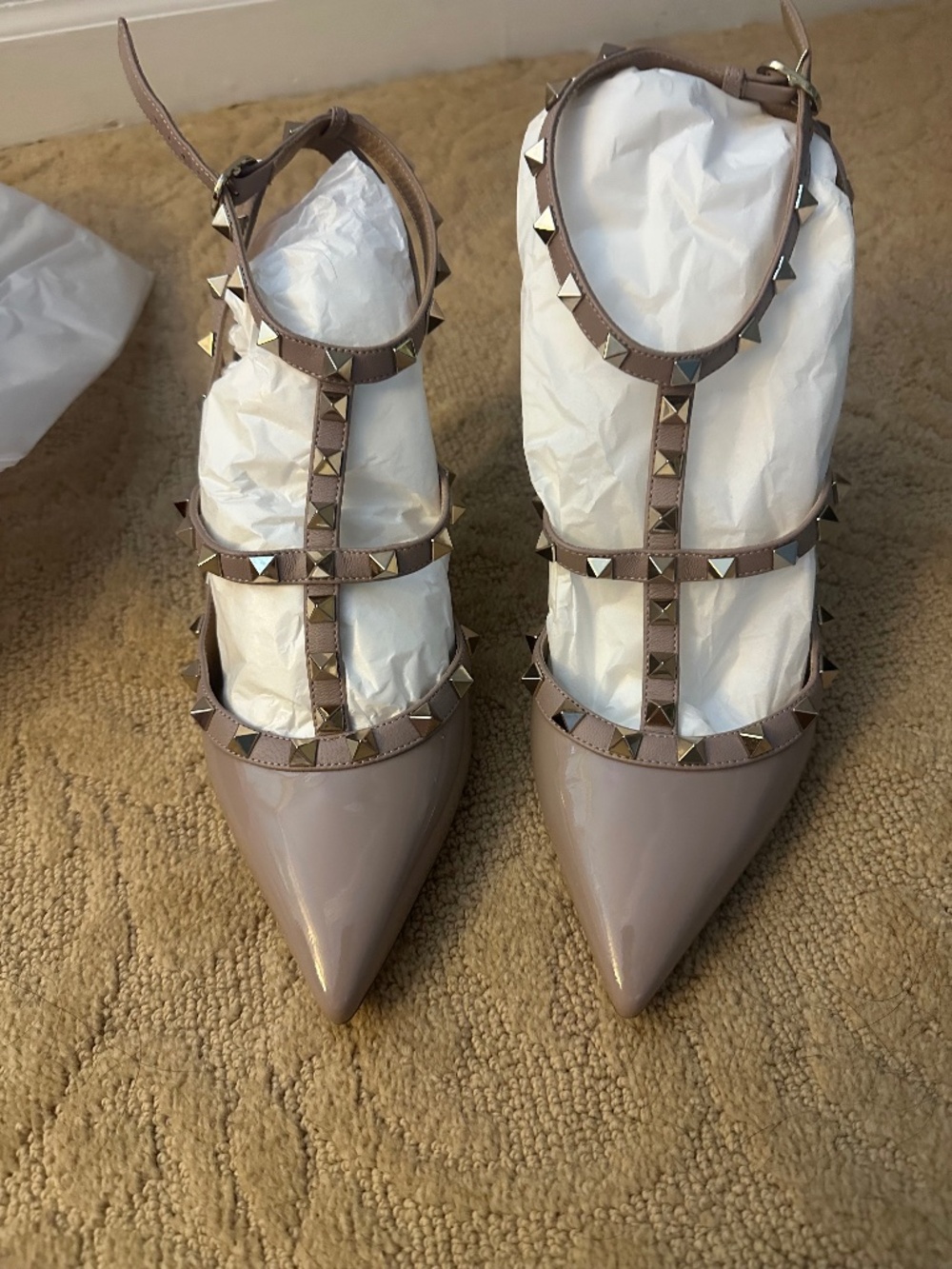 Valentino Rockstud Nude (Poudre) Ankle Straps